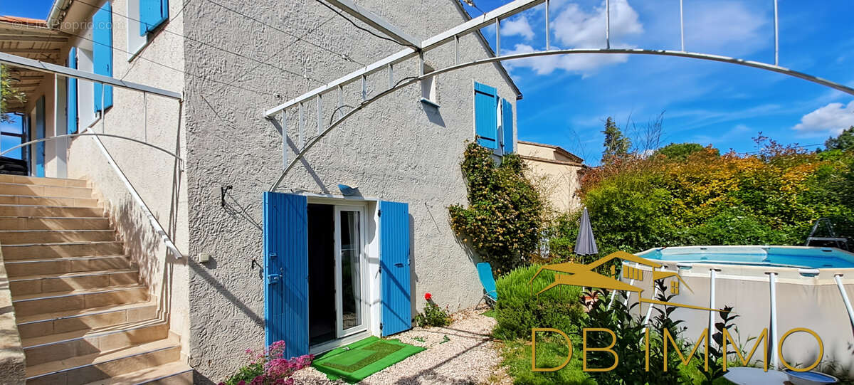 Maison à MORIERES-LES-AVIGNON