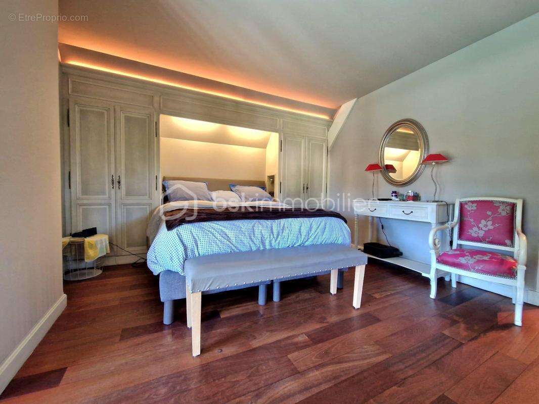 Maison à HOUDAN