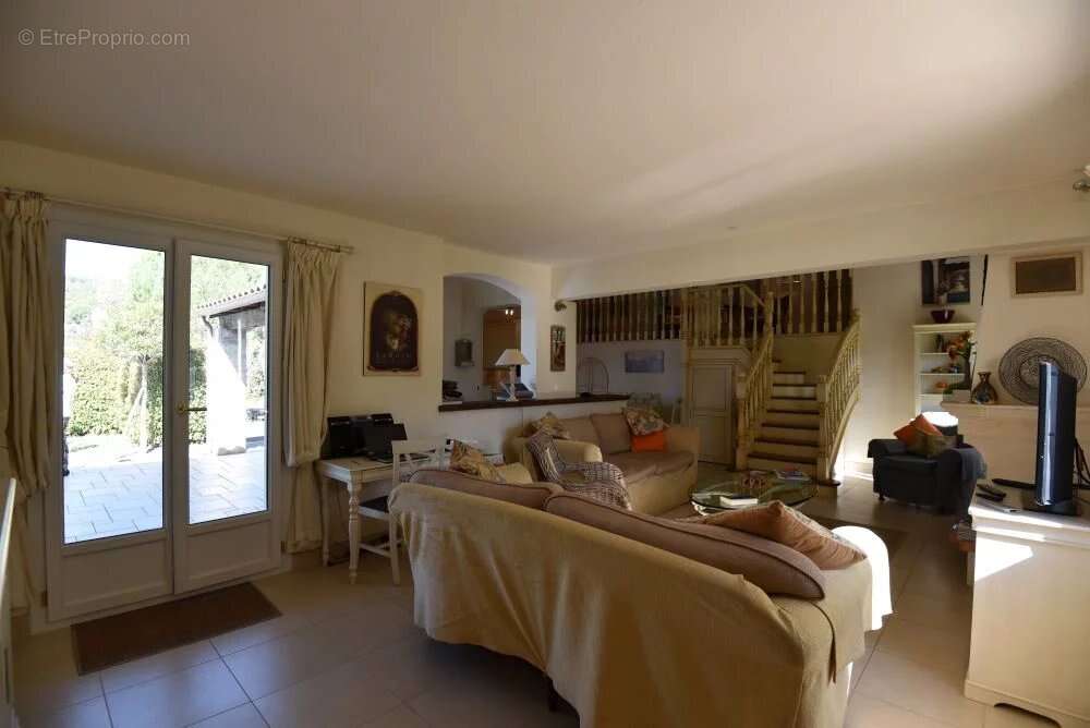 Maison à MONTAUROUX