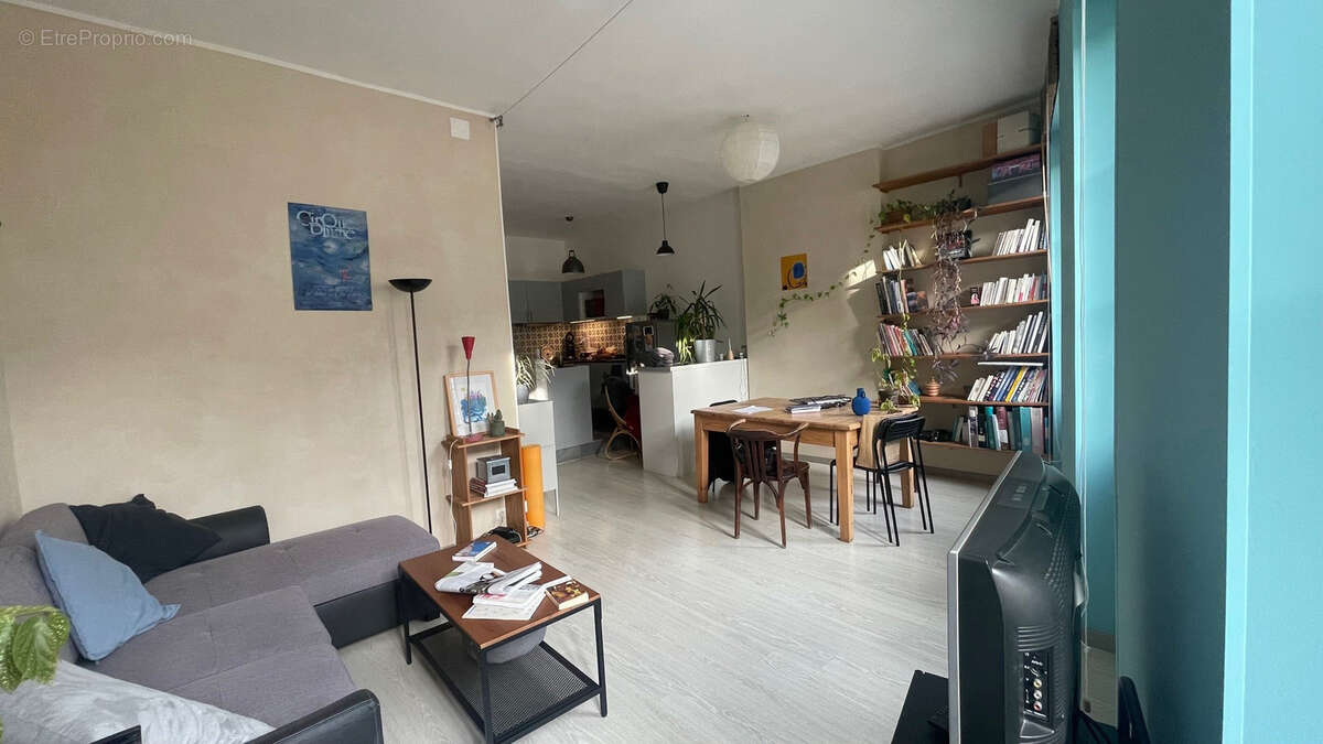 Appartement à MARSEILLE-5E