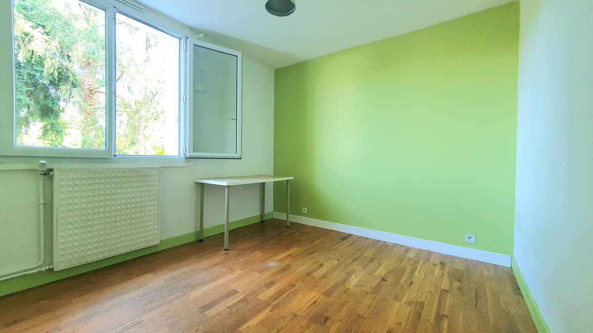 Appartement à YZEURE