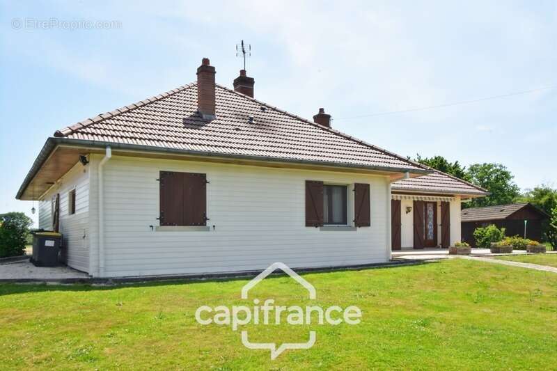 Maison à PIERRE-DE-BRESSE