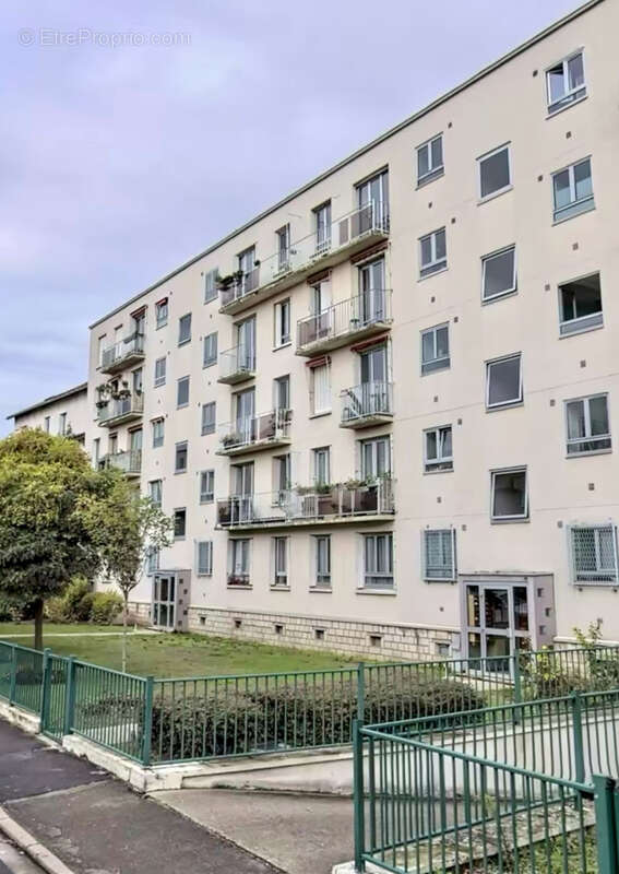 Appartement à RUEIL-MALMAISON