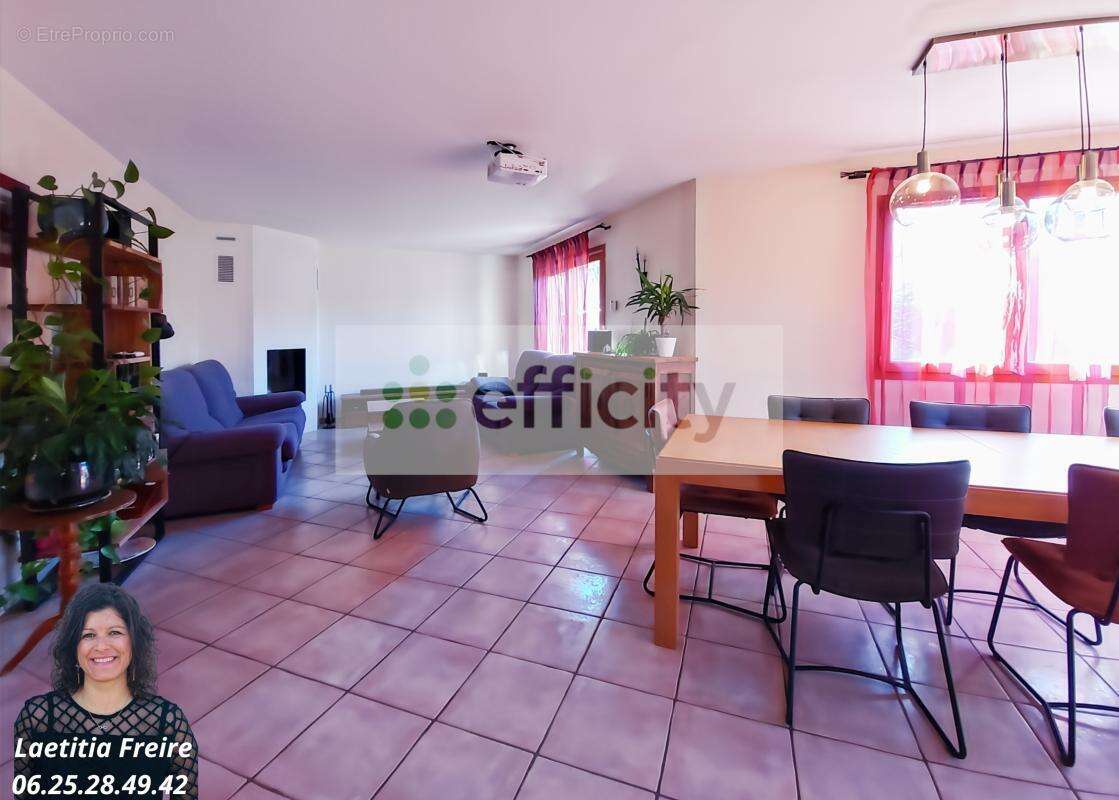 Maison à PEILLONNEX