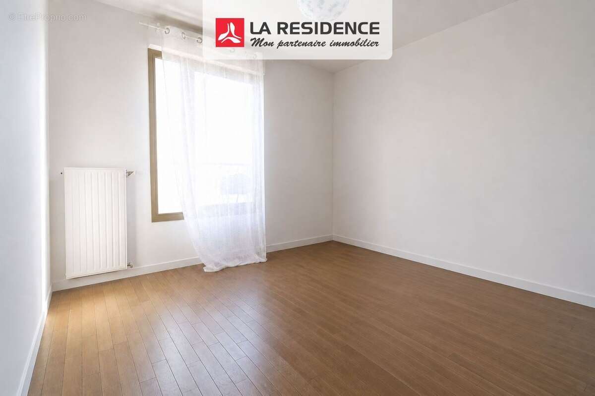 Appartement 65 m² à Saint-Cyr-L'ecole  - photo 8