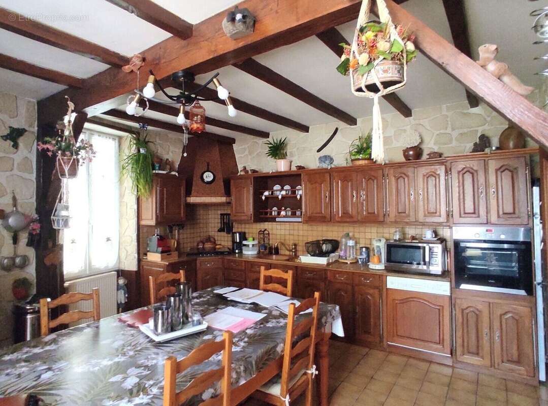 Maison à SAINT-GERVAIS-LES-TROIS-CLOCHERS
