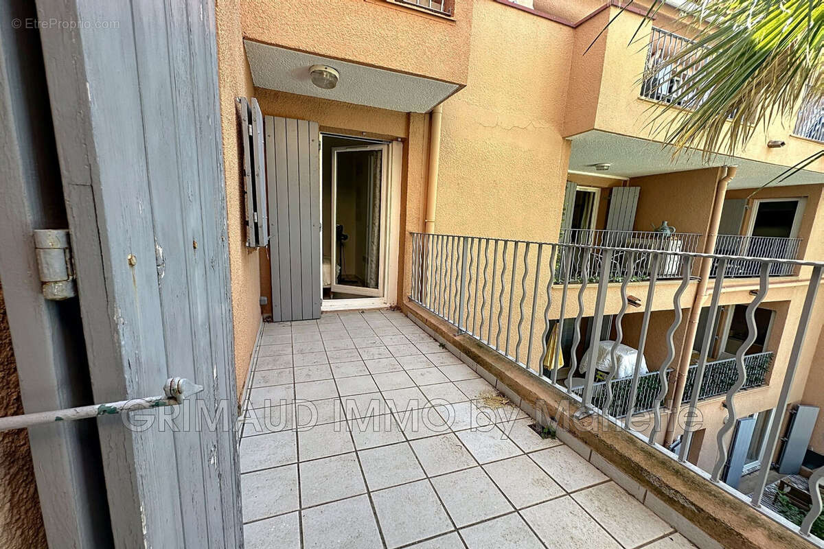Appartement à GRIMAUD