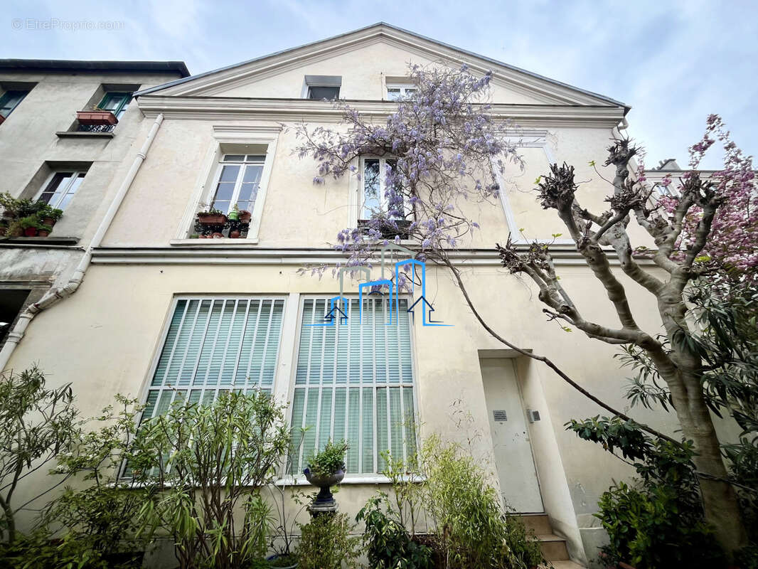 Appartement à PARIS-11E