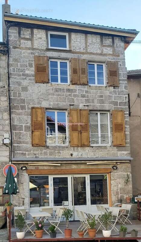 Commerce à SAUGUES