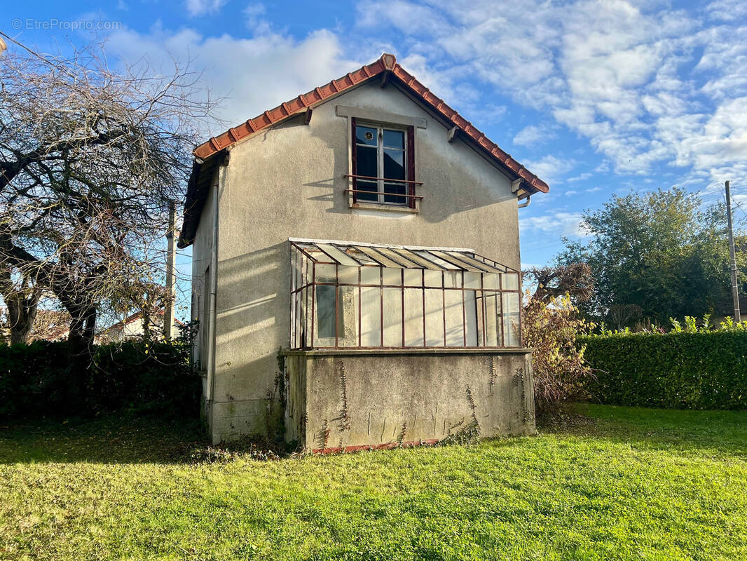Terrain à PARAY-VIEILLE-POSTE