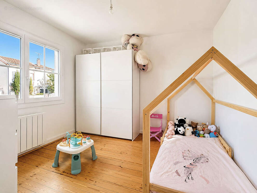 Maison+T2, 9 pièce(s) 155 m2 COGNAC - photo 5