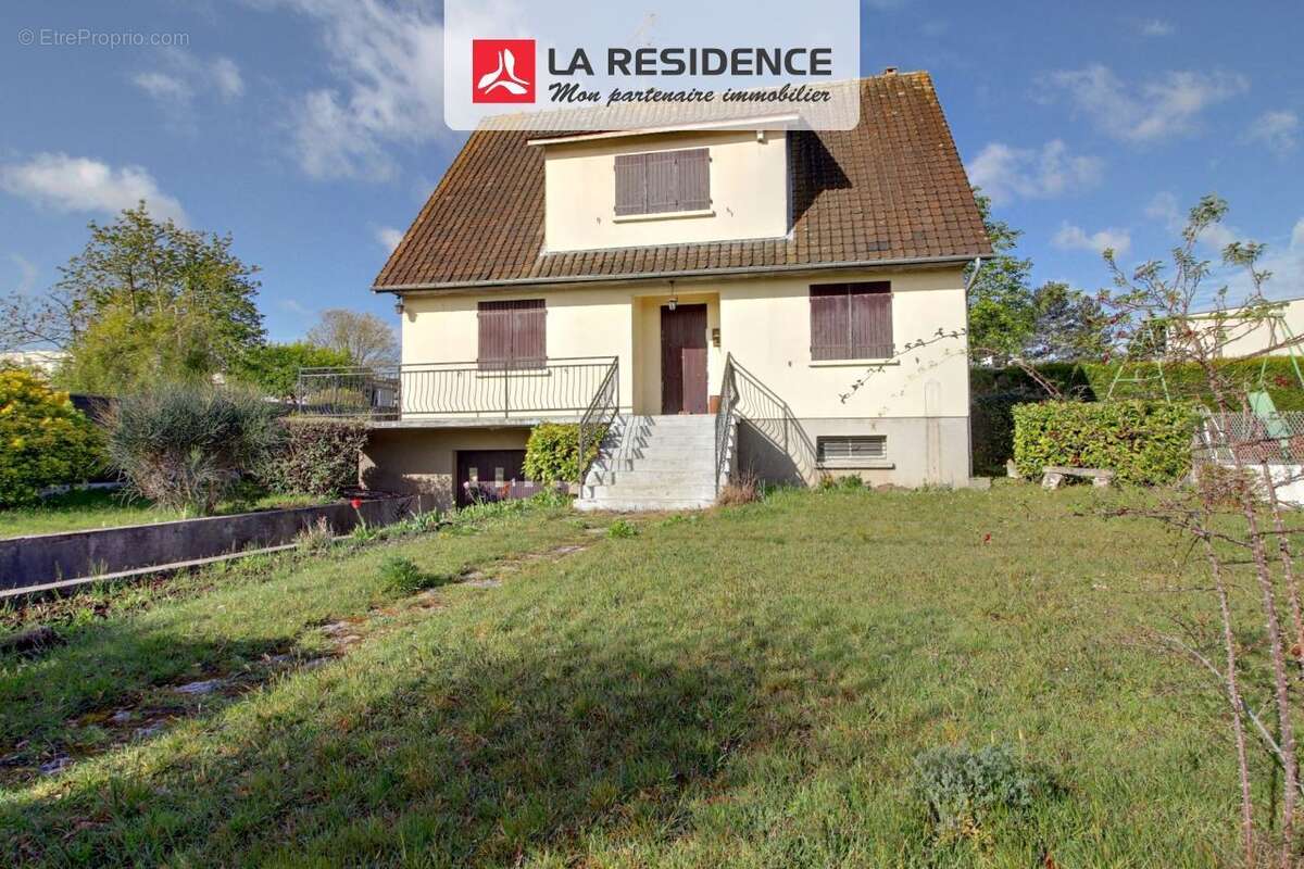 Maison à SAINT-ETIENNE-DU-ROUVRAY