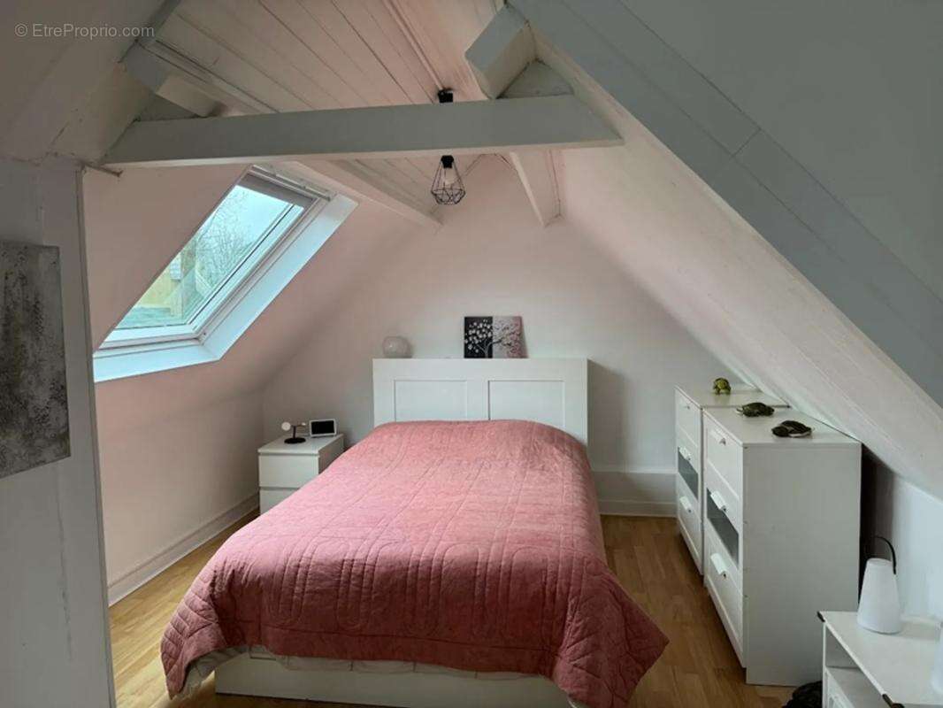 Maison à SAVIGNY-LE-TEMPLE