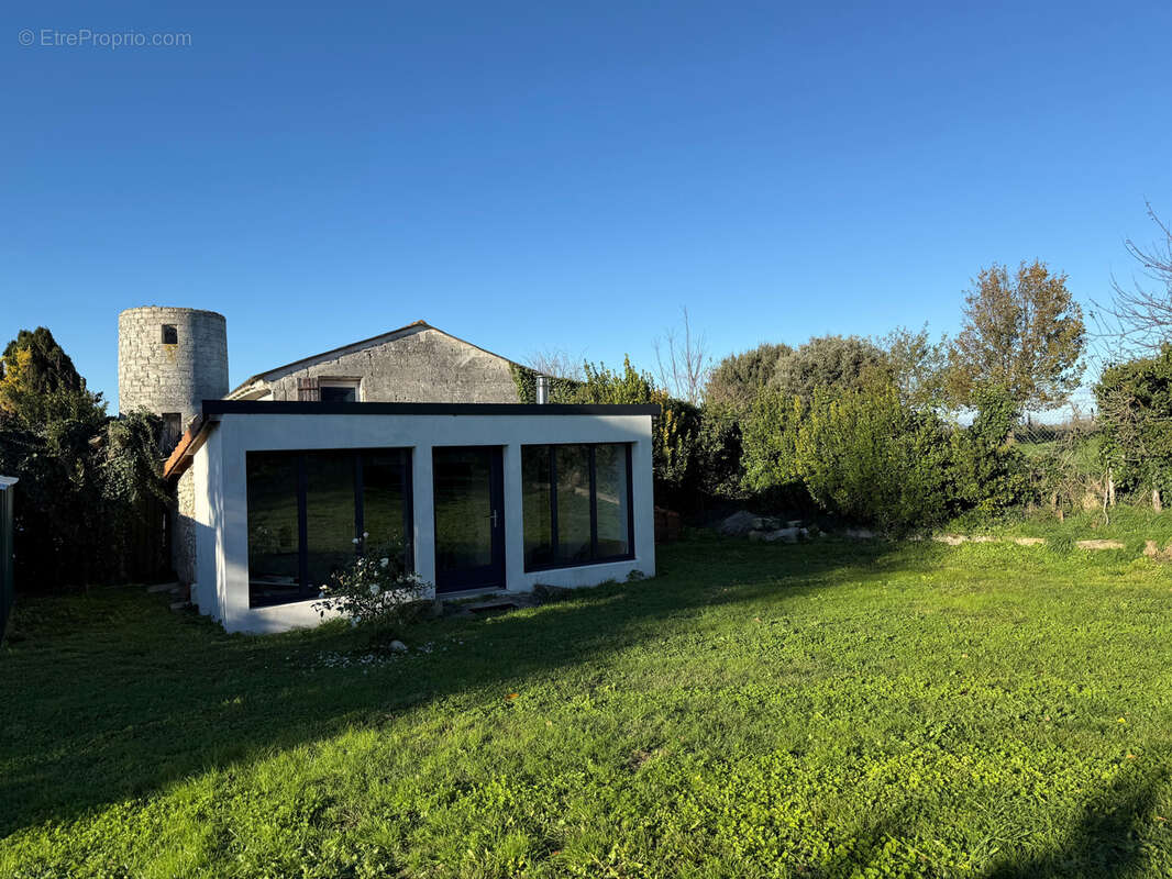 Maison à MORTAGNE-SUR-GIRONDE