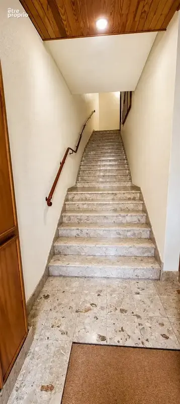 Exclusivite : centre ville appartement t2  au 1er étage . - photo 9