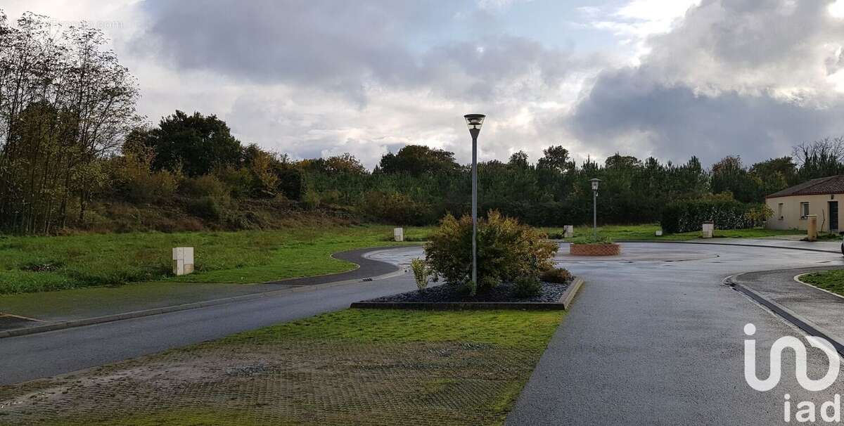 Photo 3 - Terrain à LES RAIRIES