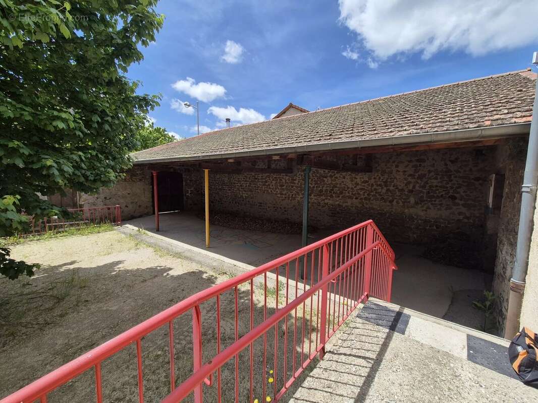 Maison à LAUSSONNE
