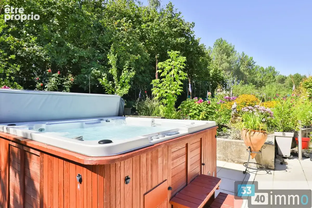 Salles centre - maison 150m2 + grange 100m2 - piscine & jacuzzi - 1800m2 - photo 3