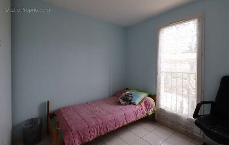 Dpt Bouches du Rhône (13), à vendre  maison P6 environ 90 m² avec jardin - photo 10