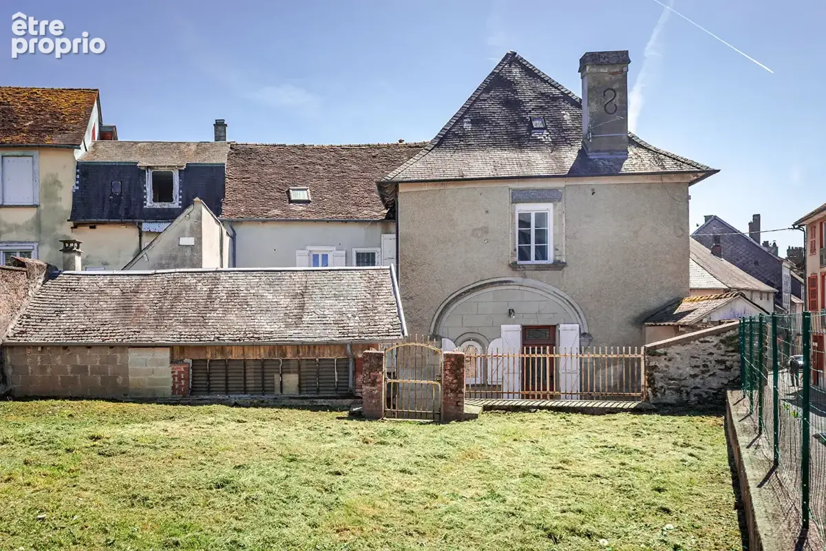 Maison à LUBERSAC