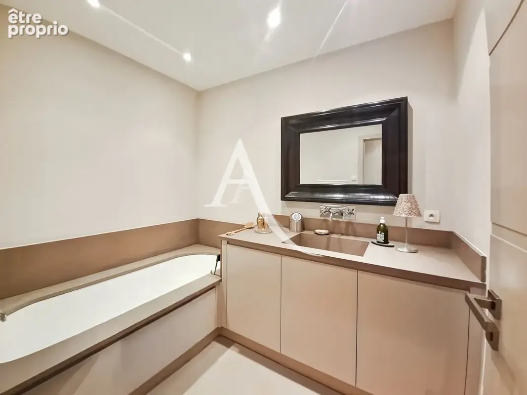 Appartement Le Cannet 2 pièces 74 m² - photo 6