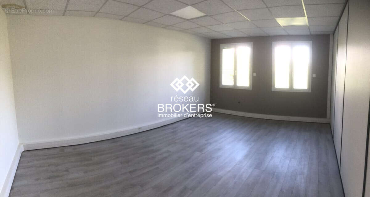 Commerce à SEYSSINET-PARISET