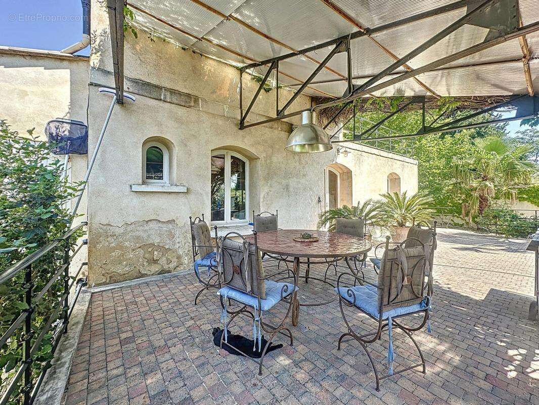 Maison à CHATEAURENARD