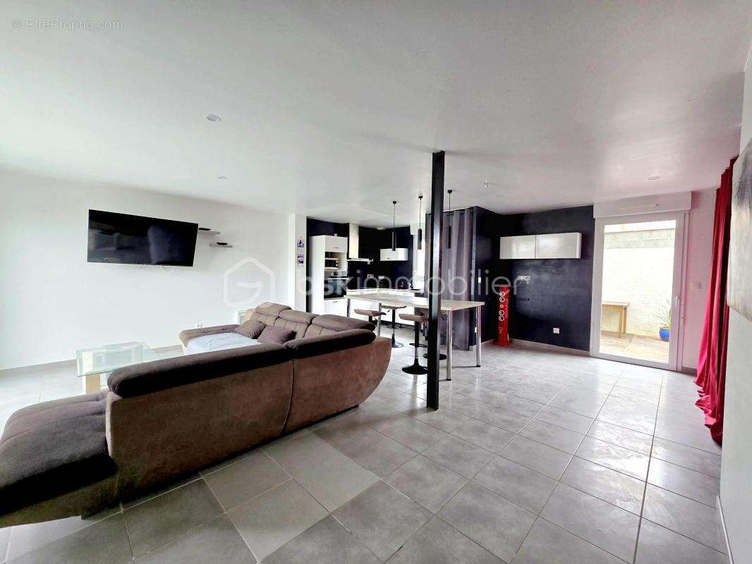 Maison à SAINT-THIBERY