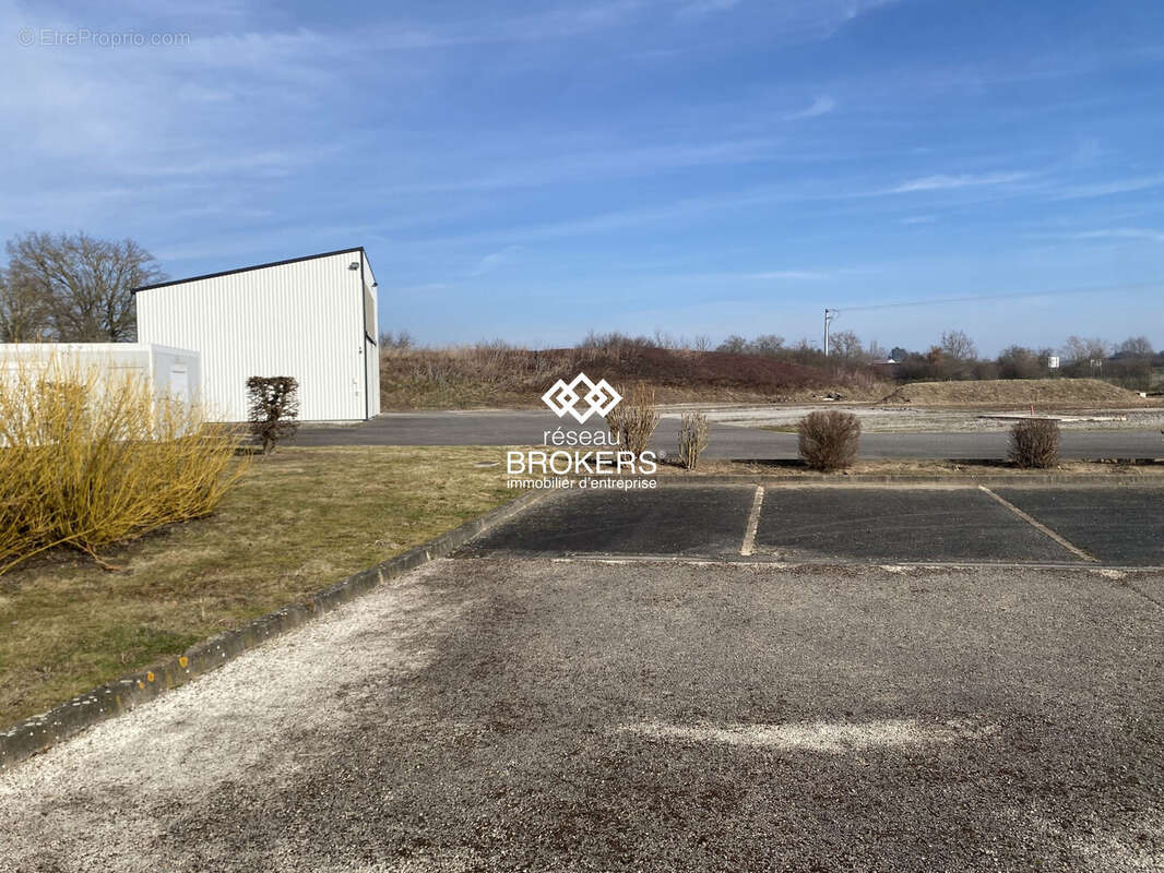 Commerce à VARENNES-SUR-ALLIER