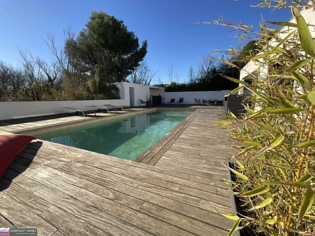 Maison à CORNEILHAN