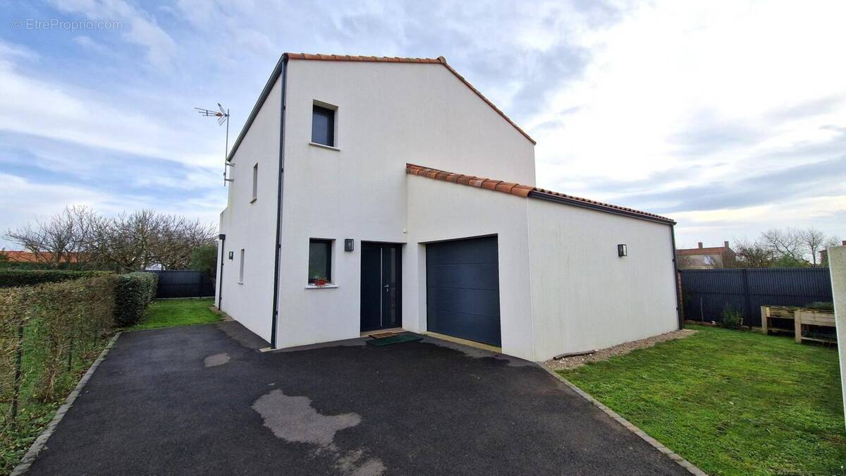 Photo 1 - Maison à TALMONT-SAINT-HILAIRE