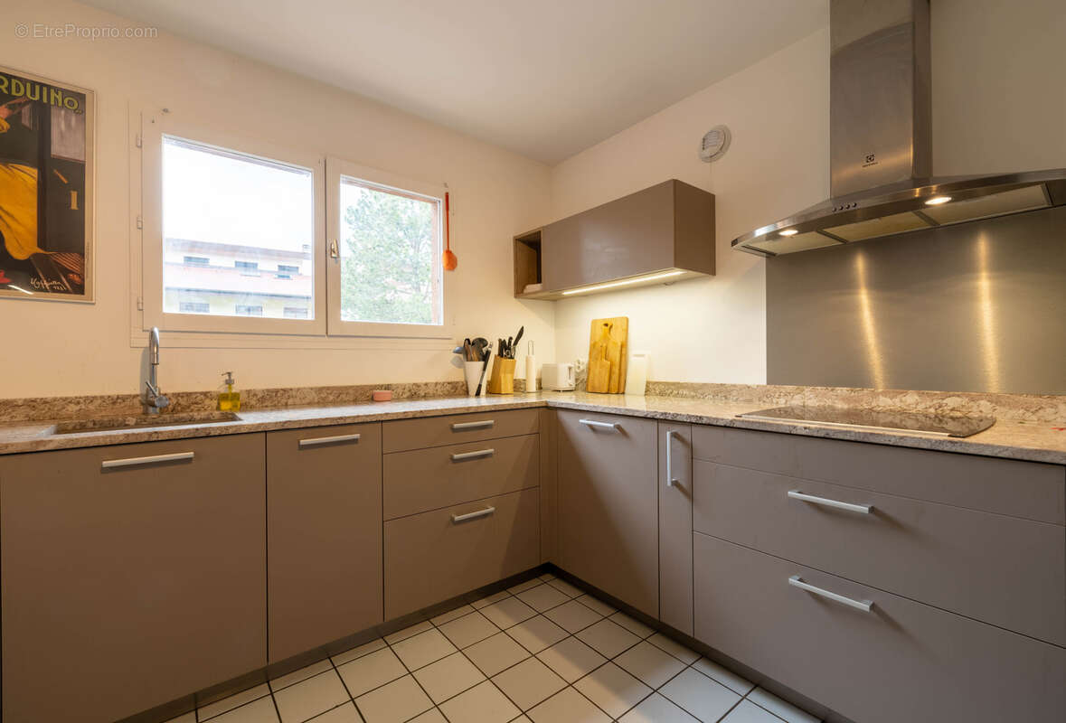 Appartement à COLLONGES-SOUS-SALEVE