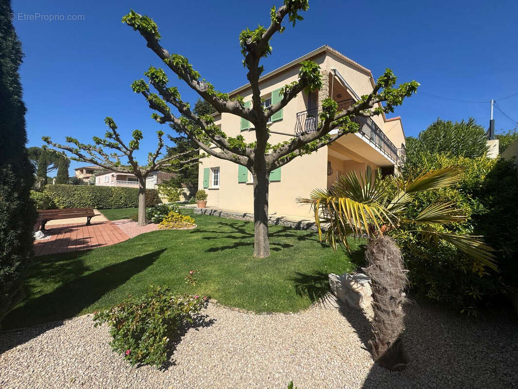Maison à BAGNOLS-SUR-CEZE