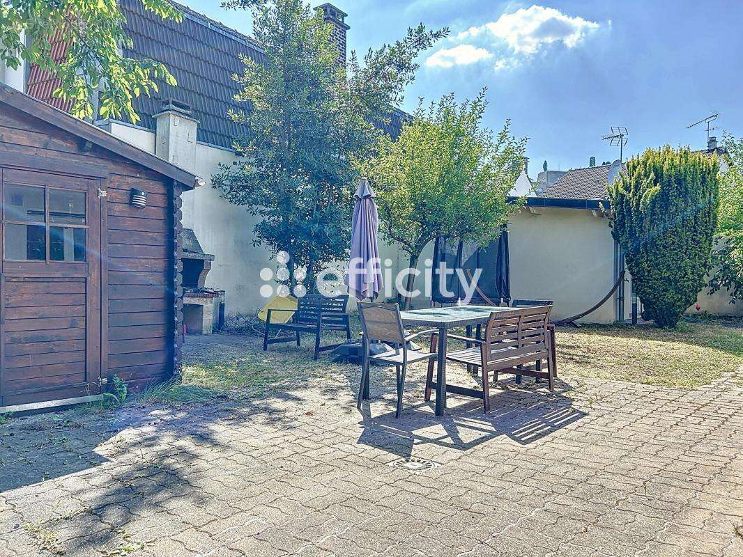 Maison à LE BLANC-MESNIL