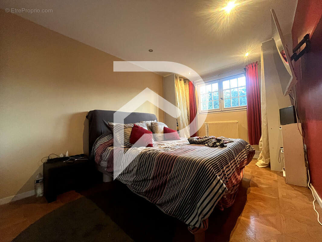 Maison à VIRY-CHATILLON