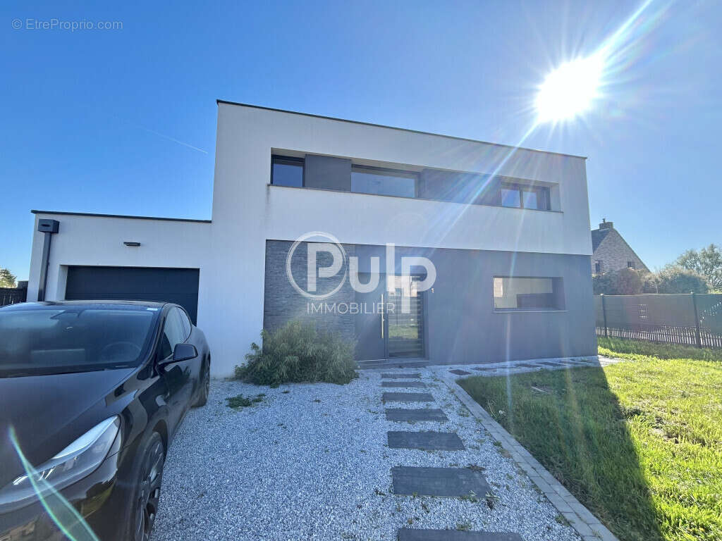 Maison à PROVIN