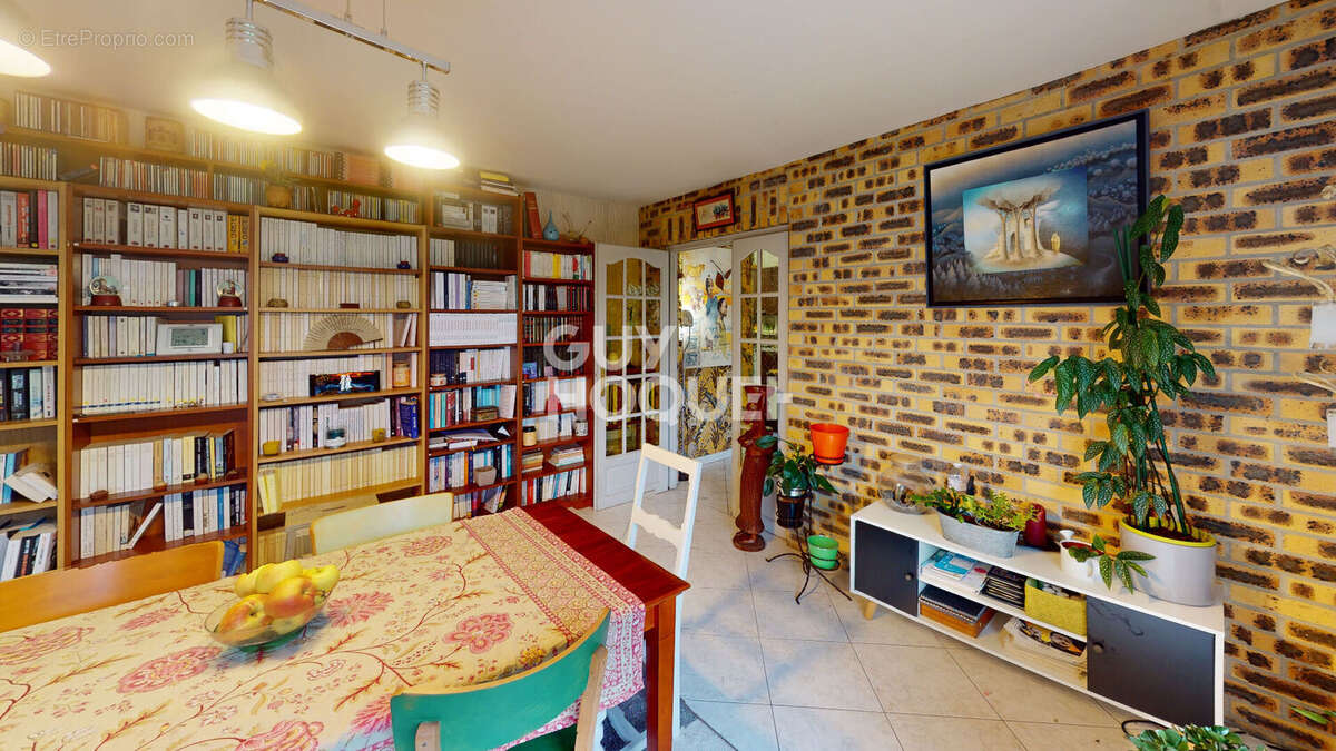 Maison à COMBLES