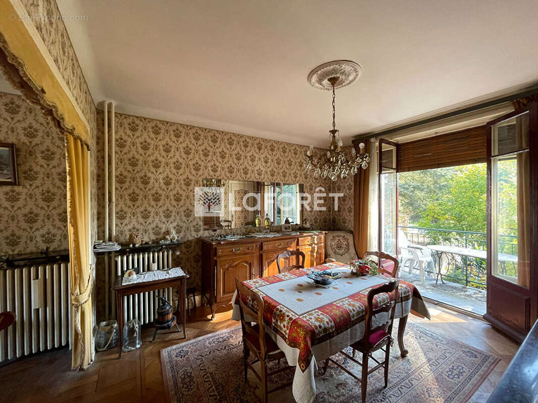 Maison à LONS-LE-SAUNIER