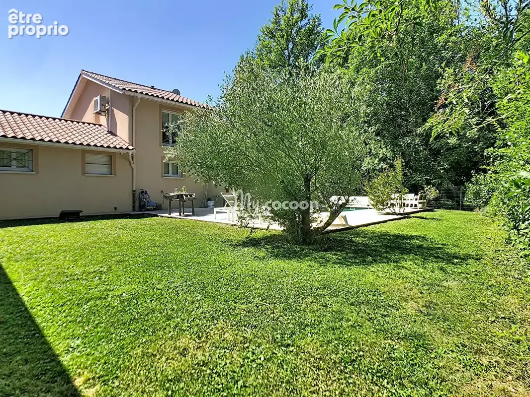 Maison - T6 - 138 m² - photo 4