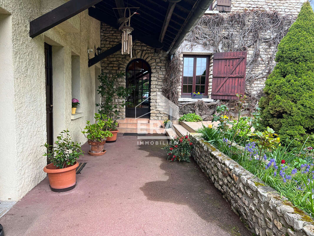 Maison à SAULX-MARCHAIS