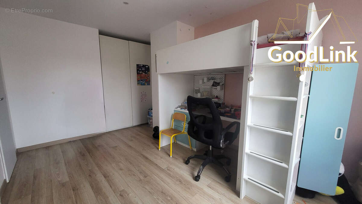 Maison à VERT-LE-GRAND