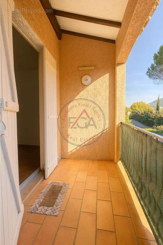 Balcon - Appartement à SAINTE-MAXIME