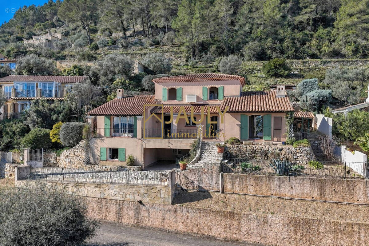 Maison à LA FARLEDE