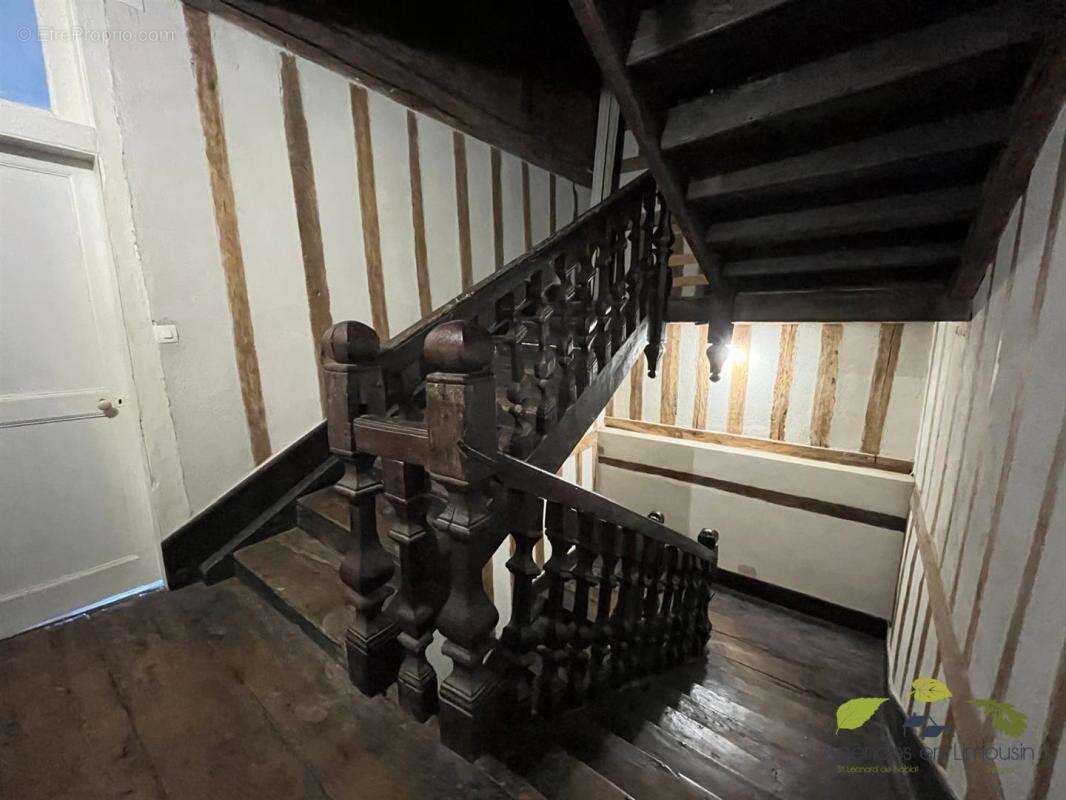 Maison à SAINT-LEONARD-DE-NOBLAT