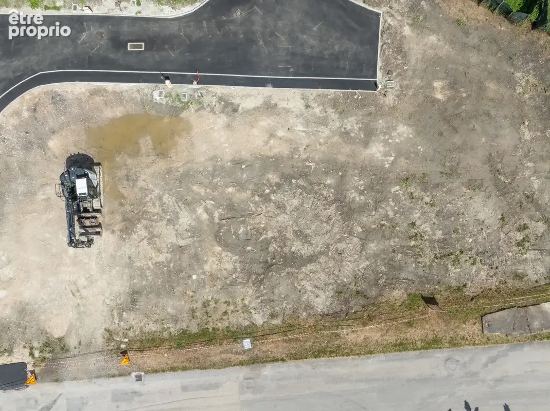 Lot 6 - terrain constructible viabilise, libre de constructeur et plat de 378 m2. - photo 3