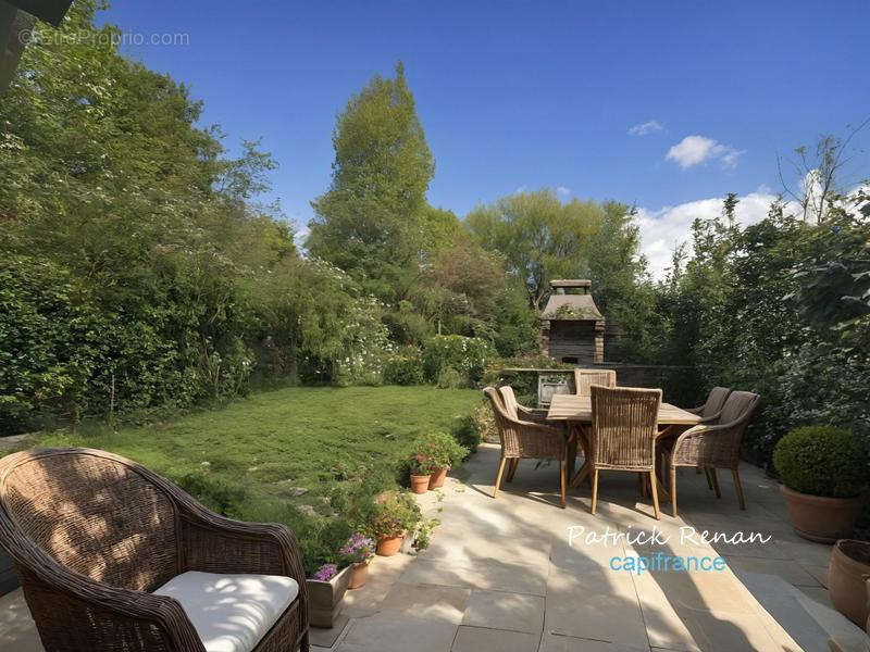 Maison à FONTENAY-LE-FLEURY