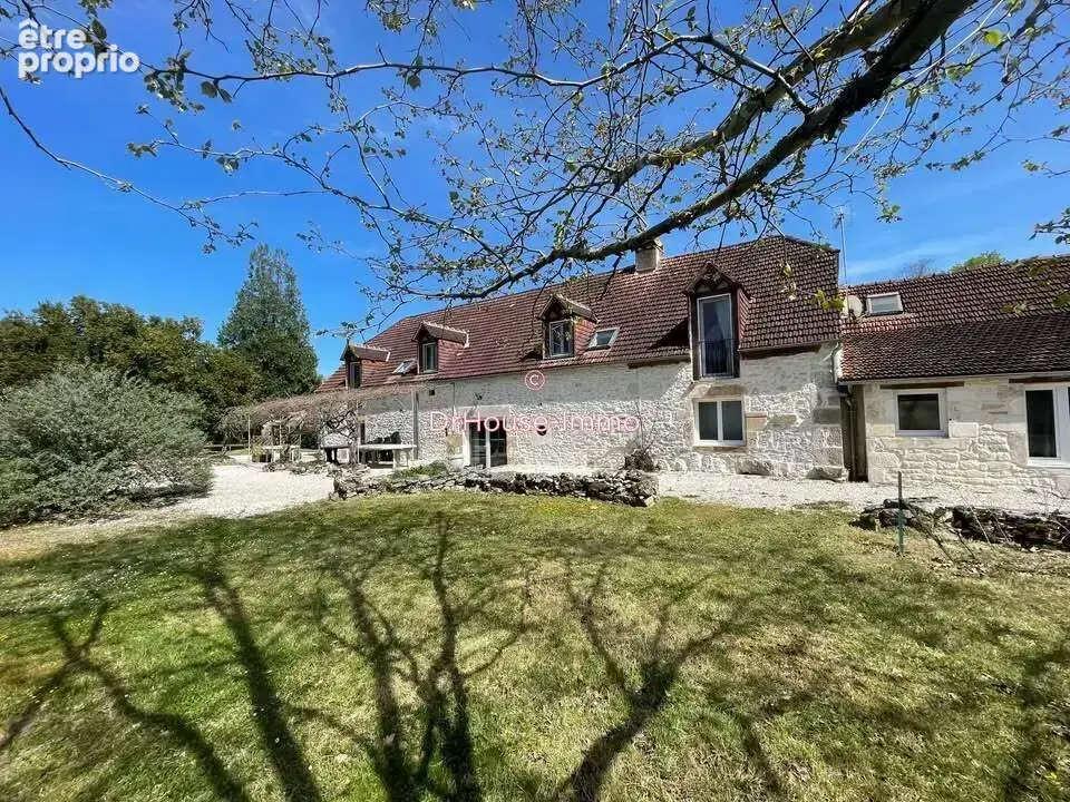 Maison 400 m² à Martel  - photo 2