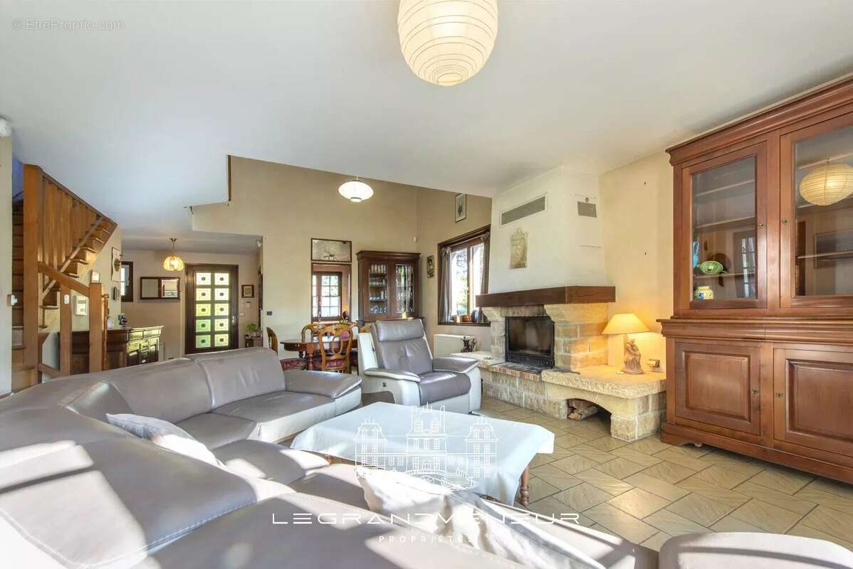 Maison à SAINT-SAUVEUR-SUR-ECOLE