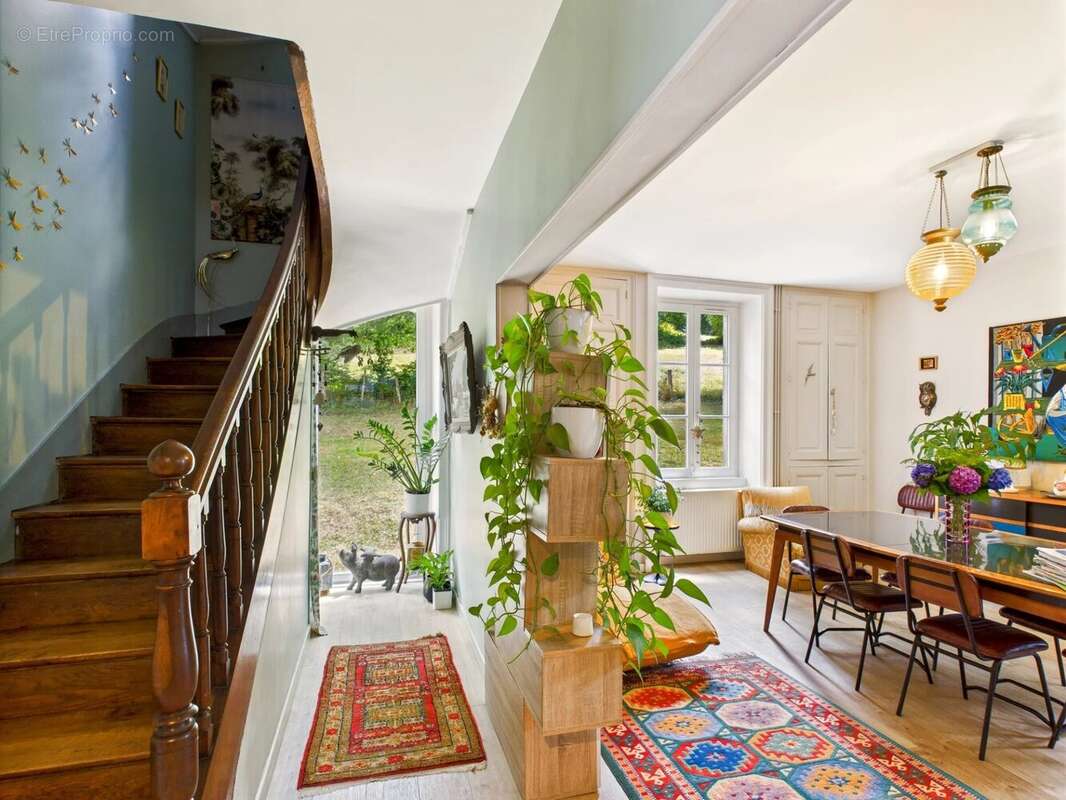 Maison de campagne surélevée avec grande grange et plus de 3 hectares de terrain - photo 8