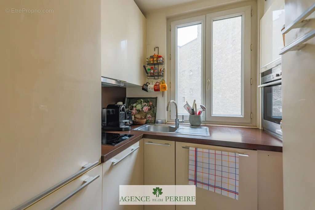 Appartement à PARIS-17E